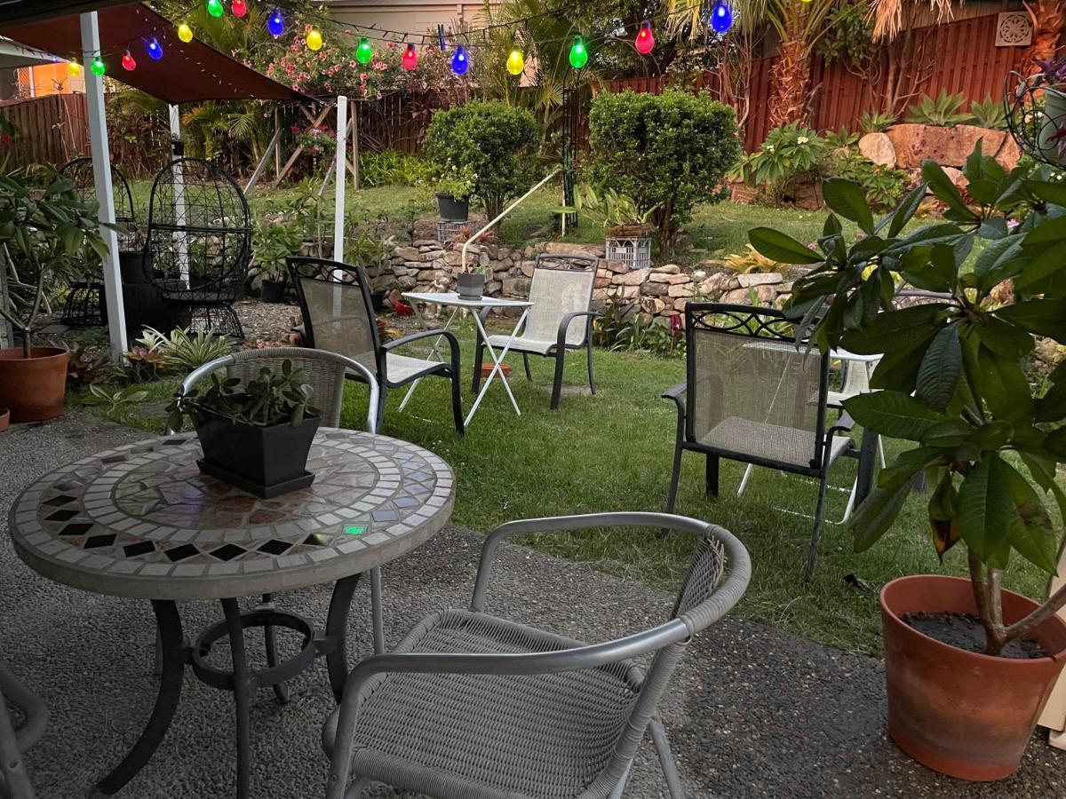 Theme Parks Amituofo Homestay Gold Coast Exterior photo