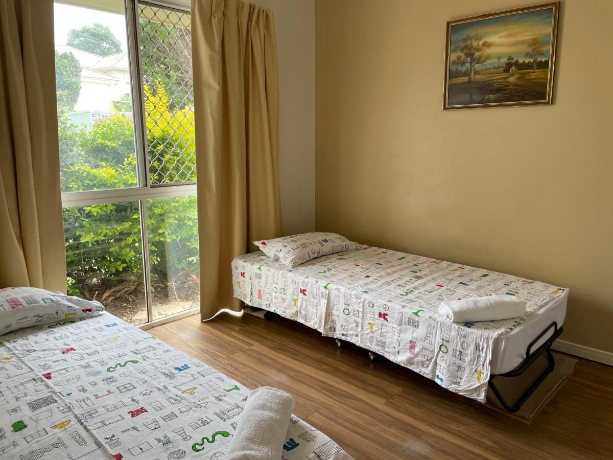 Theme Parks Amituofo Homestay Gold Coast Exterior photo