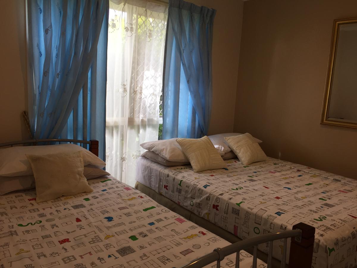 Theme Parks Amituofo Homestay Gold Coast Exterior photo